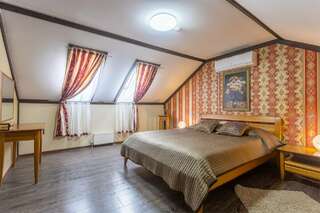 Гостиница Печоры-Парк Печоры Люкс с кроватью размера «king-size»-2