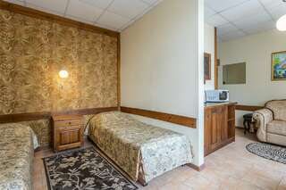 Гостиница Печоры-Парк Печоры Двухместный номер с 2 отдельными кроватями и ванной-1