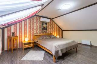 Гостиница Печоры-Парк Печоры Люкс с кроватью размера «king-size»-1